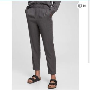 GAP TENCEL Lyocell Pull-On Pants | Charcoal Gray | Size 10 | NWT